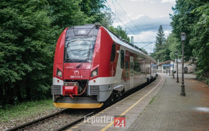 Od-augusta-bude-aj-na-trati-Banska-Bystrica-Zvolen-os.-st.-zavedeny-samoobsluzny-vypravny-system-2048x1280
